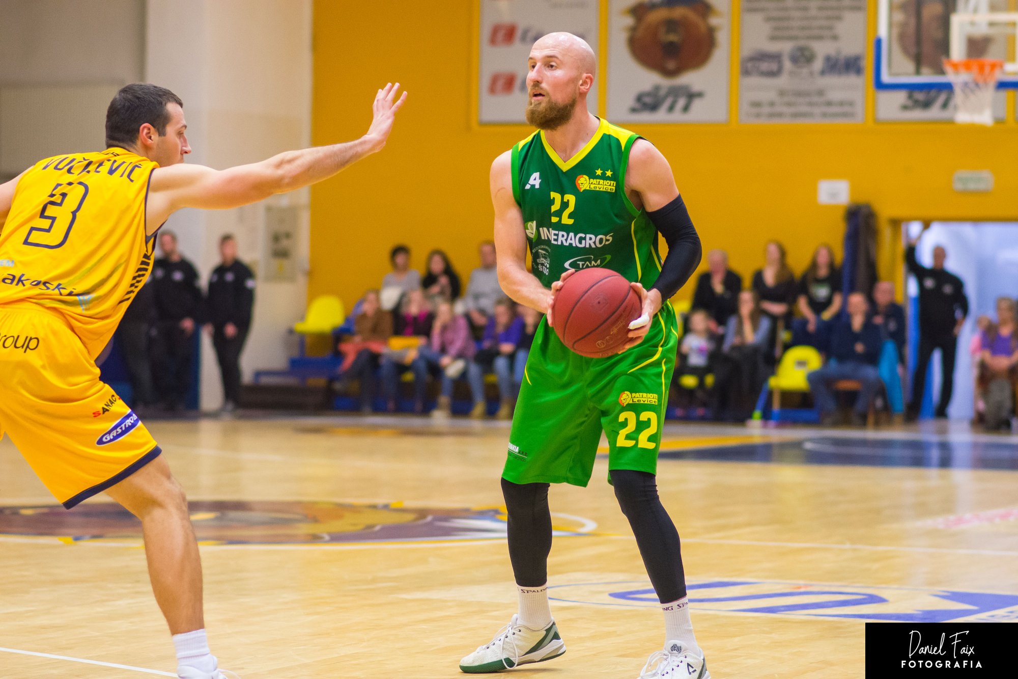 Timeout: Každý chvíľku ťahal pílku. Vo Svite sa hral výborný basketbalový zápas