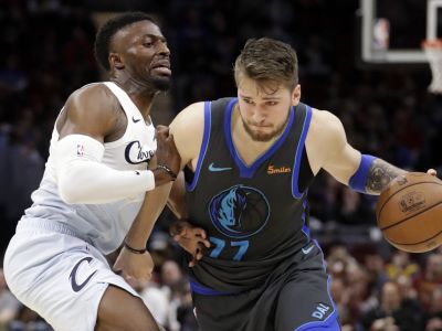 VIDEO: Skvelý Dončič žiaril v Clevelande, Harden predĺžil svoju sériu
