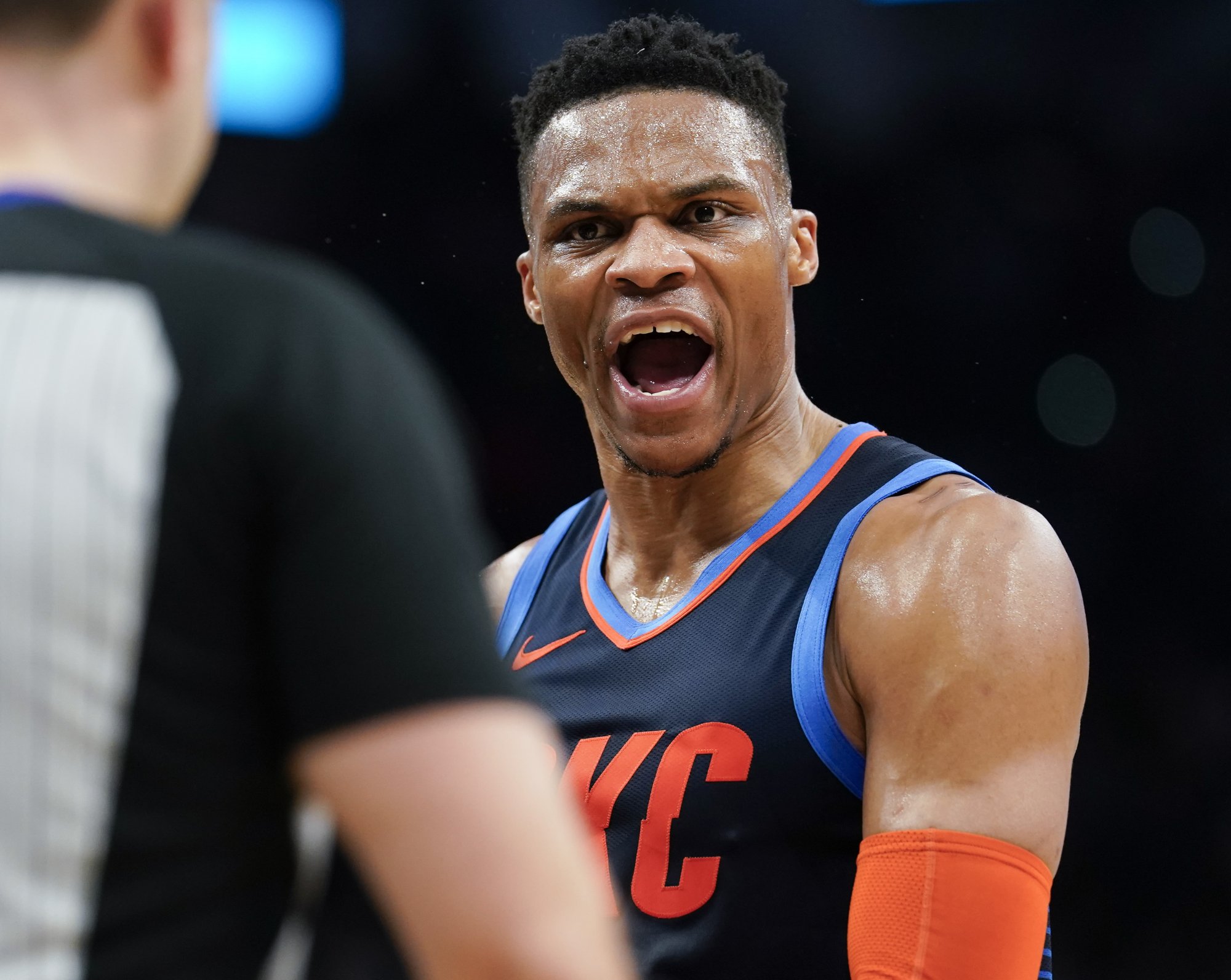 Odporný rasizmus v profilige. Kľakni si ako kedysi, vypočul si Westbrook