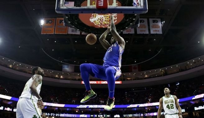 VIDEO: Sixers zdolali v súboji gigantov Boston, žiaril nezastaviteľný Embiid