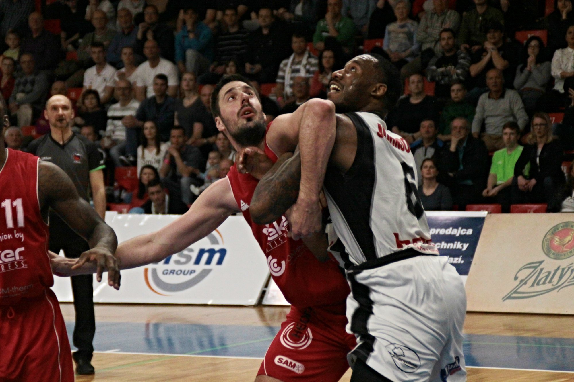 Timeout: V prvých zápasoch nevyhrali hostia ani jednu štvrtinu, celkovo prehrali o 106 bodov