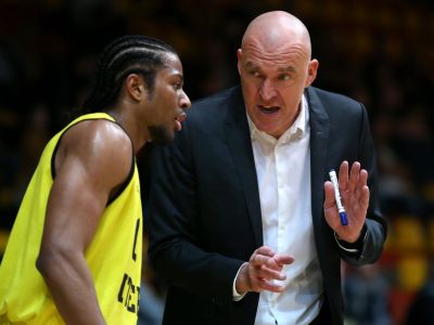 Darilo sa mu pri vnikoch aj strelách spoza oblúka, druhé finále rozhodol fantastický Smith