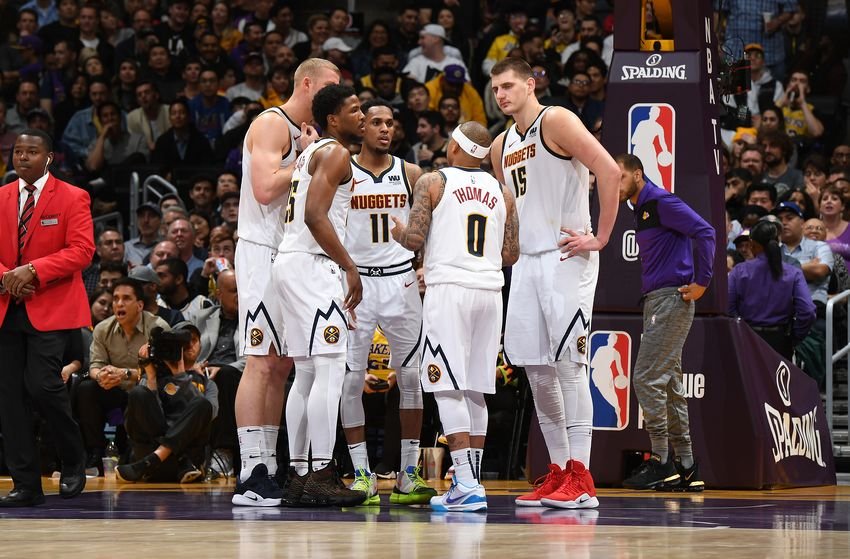 VIDEO: Denver aj Toronto v noci jasne dominovali a sú krok od finále