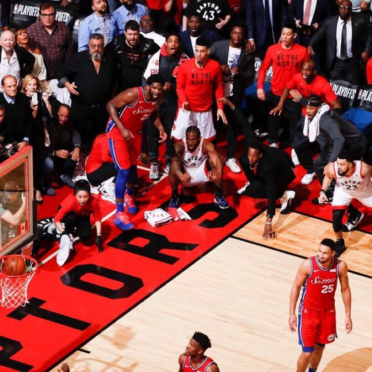 Toronto je hore nohami, Leonard trafil najneuveriteľnejšiu postupovú strelu