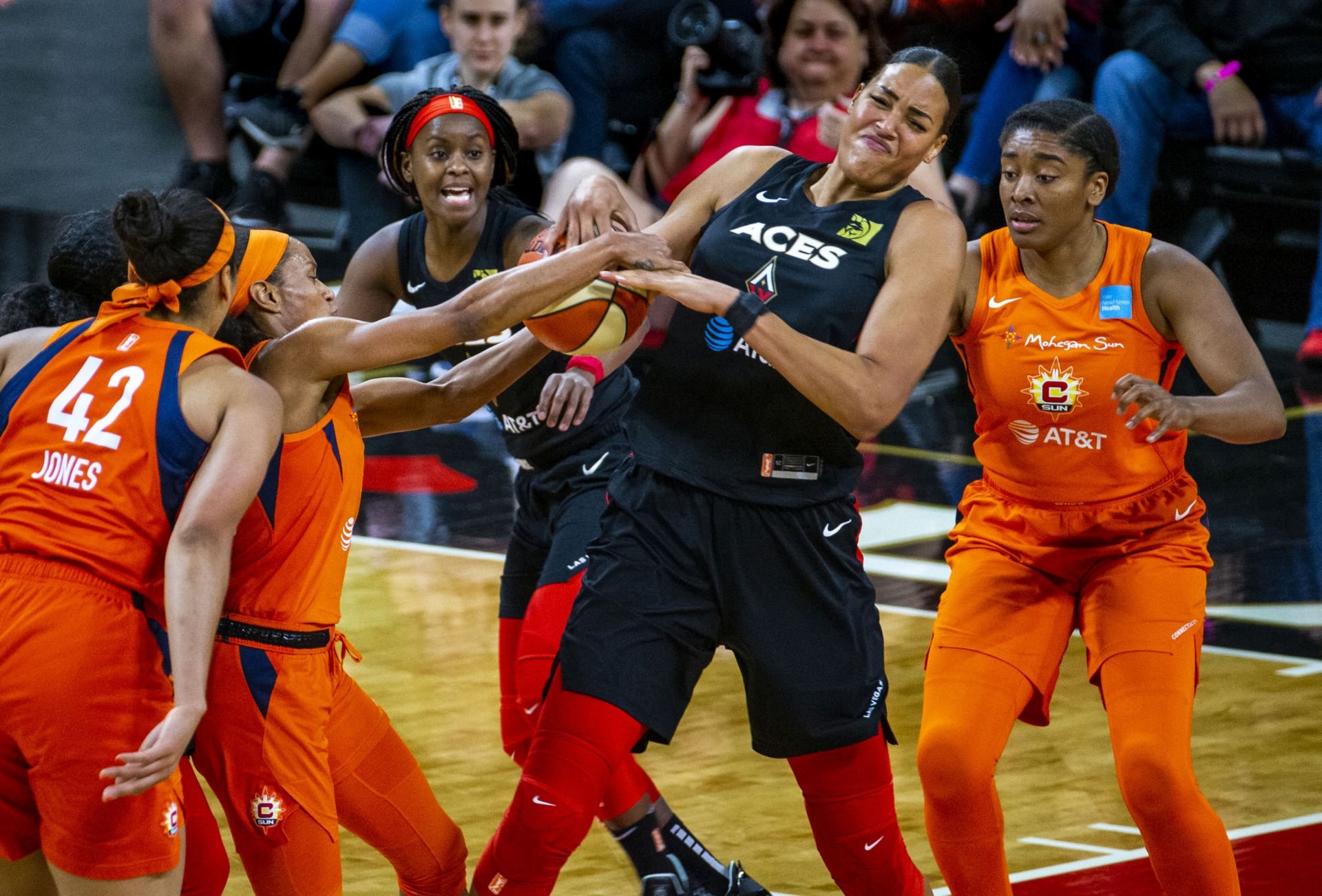 Washington – Dallas 86:62, Toliverová dala 14 bodov