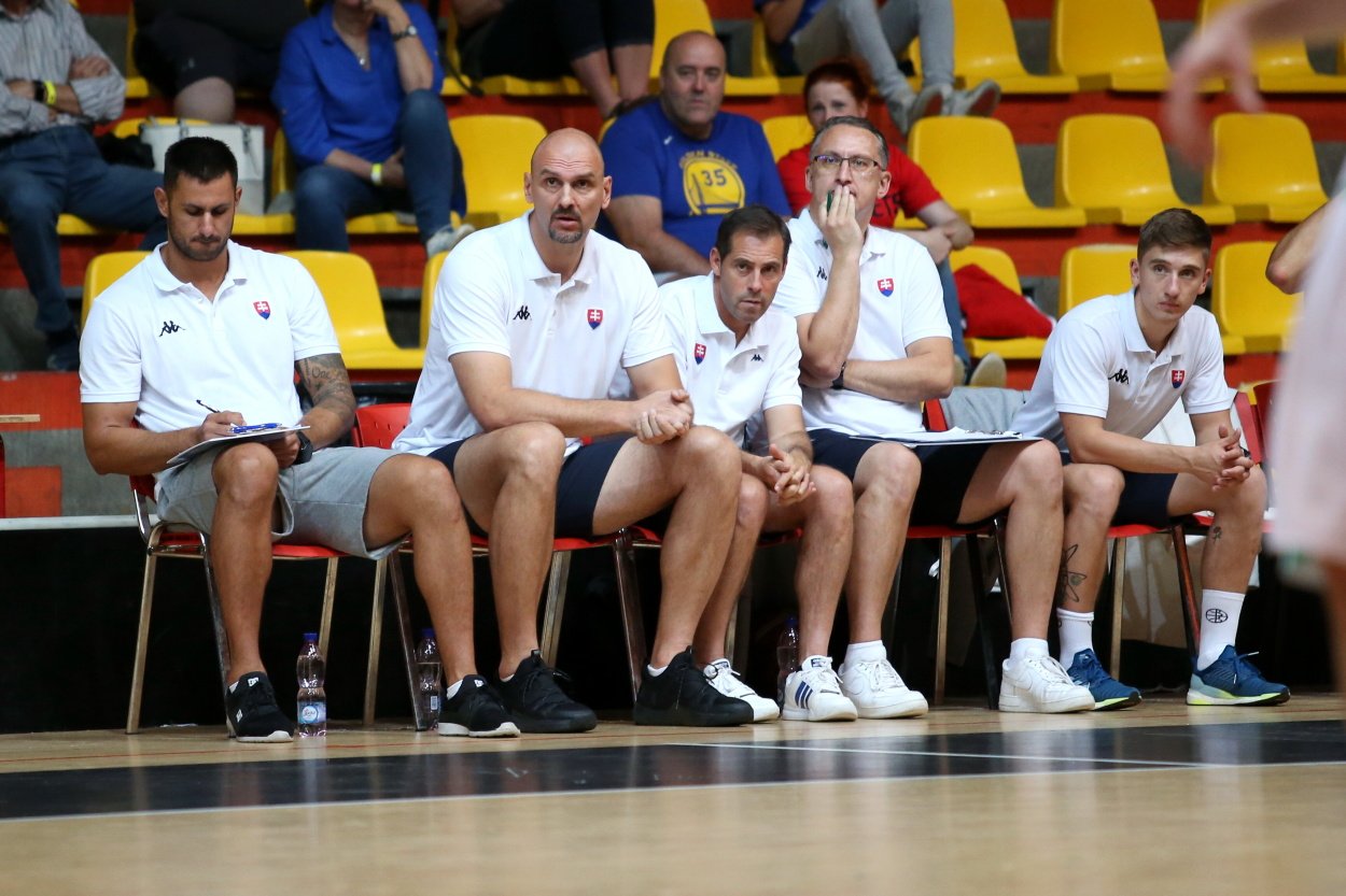 Tabak pokračuje pri reprezentácii, asistovať mu bude aj Madzin