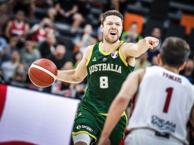 V NBA ho nechceli, napokon v nej vyhral titul a teraz chce medailu pre Austráliu