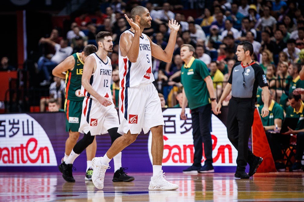 Videl to aj slepý. FIBA suspendovala rozhodcov zo zápasu Francúzsko – Litva