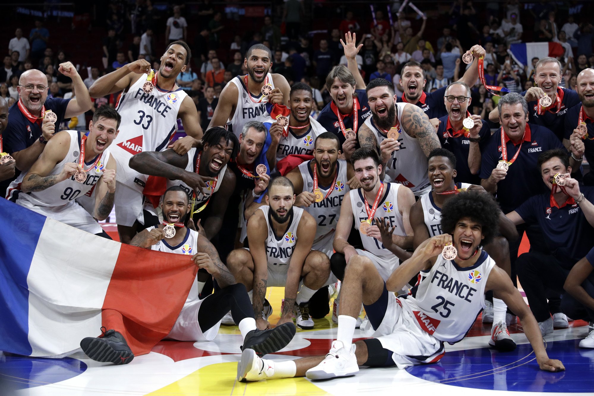 Veľká smola Austrálie pokračuje, Francúzi s bronzom