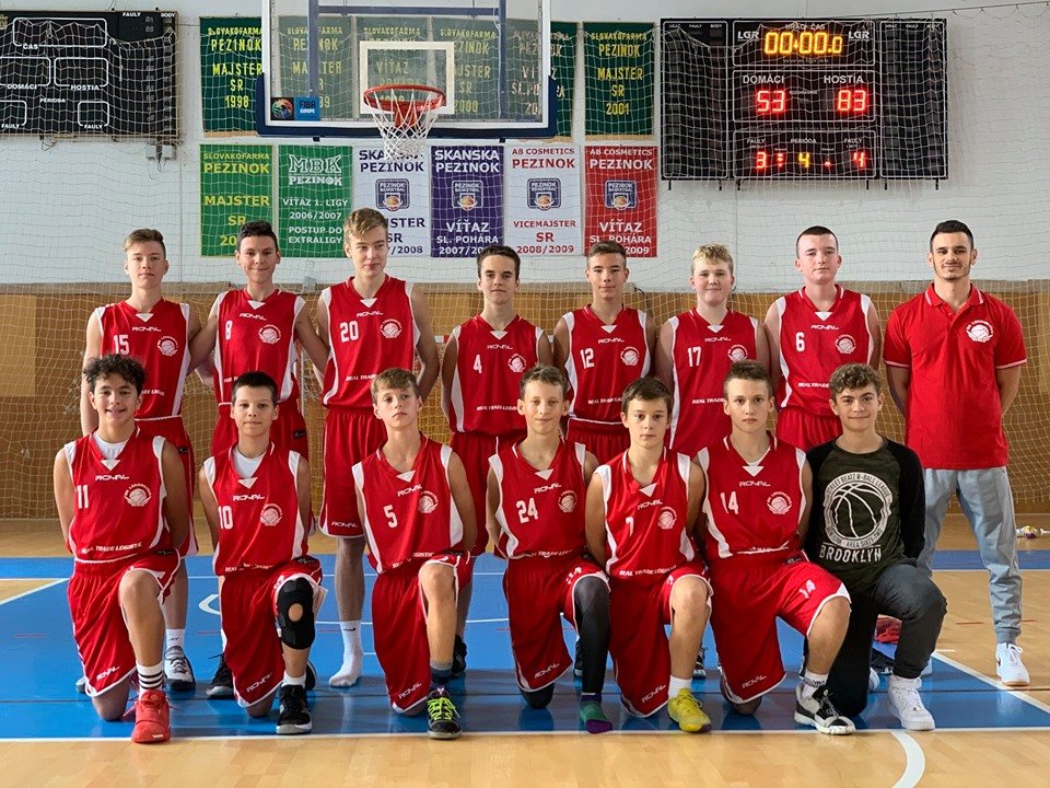 Medzi staršími žiakmi vedú po dvoch kolách tabuľky svojich skupín Sereď a Diawin Košice