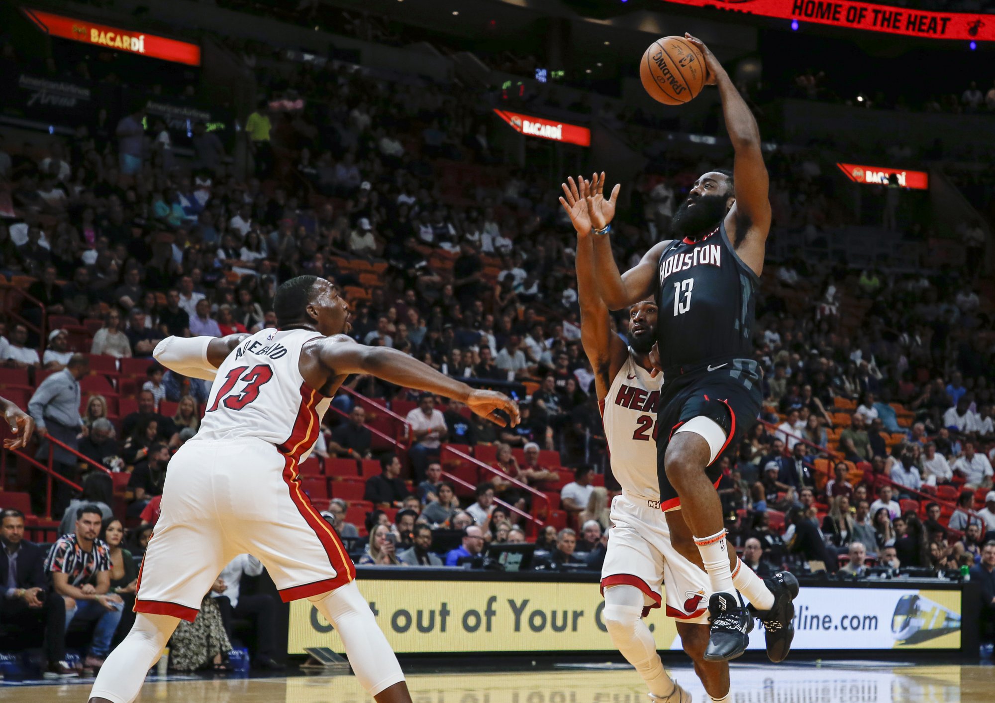 VIDEO: Paul sa dočkal v Houstone ovácií, Rockets zdolali Thunder o štyri body