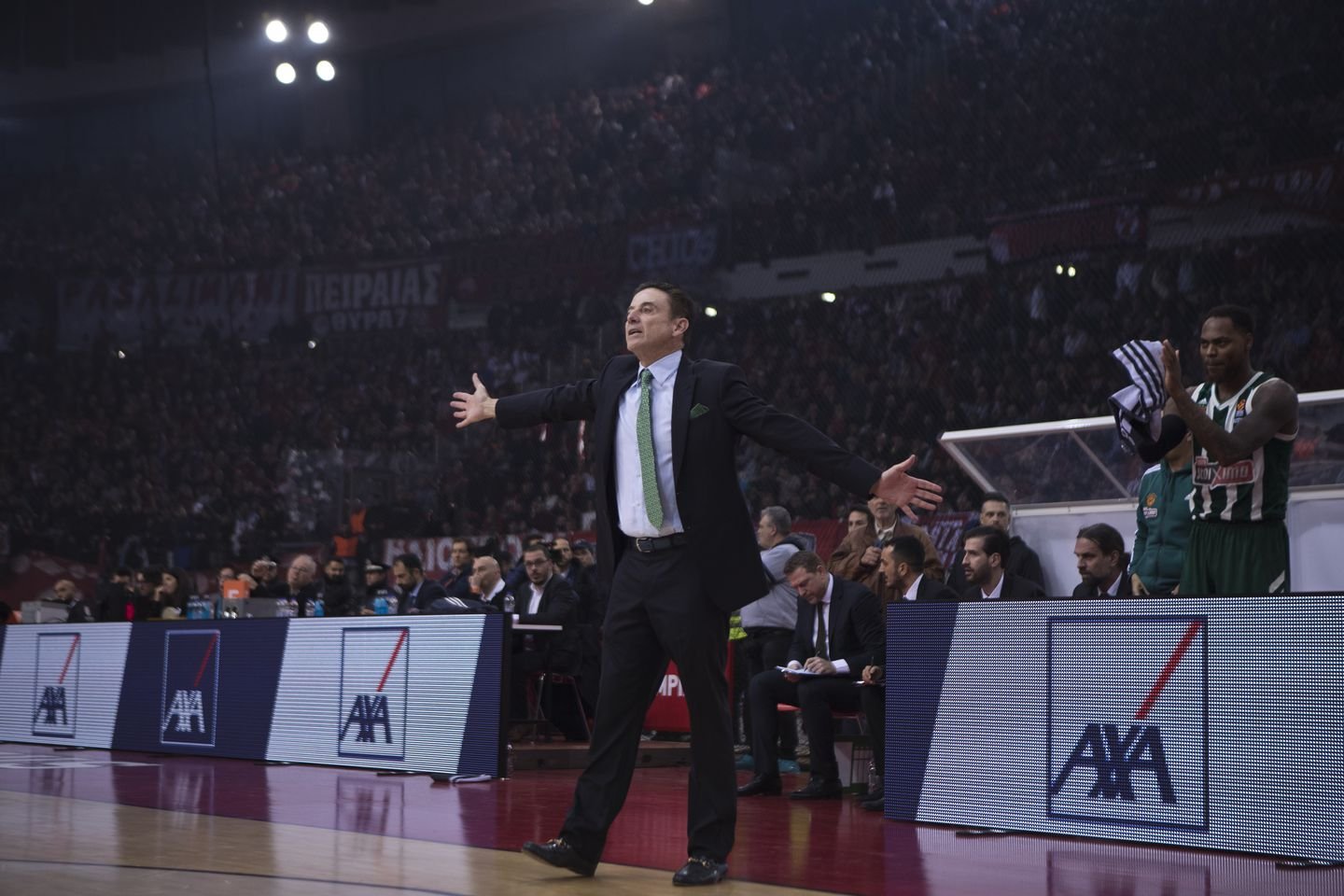 Antetokounmpovi má pomôcť na olympiádu kontroverzný kouč obvinený zo škandálov