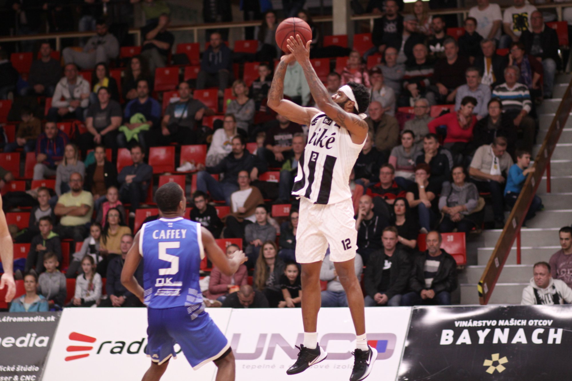 VIDEO: Lučenec raboval v Prievidzi, dráma pre Svit, Spišská naložila Komárnu 119 bodov