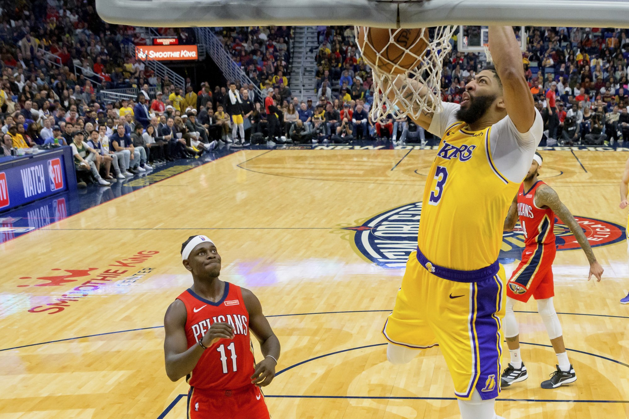 VIDEO: Davis s Jamesom potiahli Lakers k deviatemu triumfu za sebou
