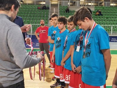 Prvá zastávka v rámci CEYBL v poľskom Zgorzoleci  pre Handlovčanov s bronzovým odleskom