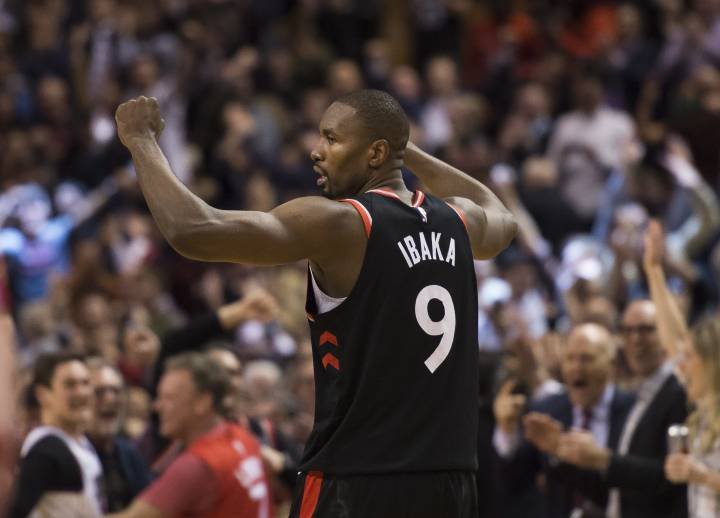 VIDEO: Toronto valcuje aj bez opôr, kontroverzný a divoký záver v Utahu