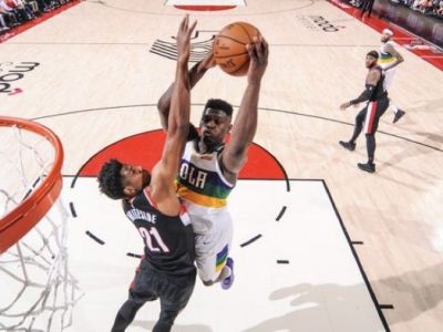 Lokomotíva Zion sa rozbieha, NBA sa teší z hviezdneho nováčika