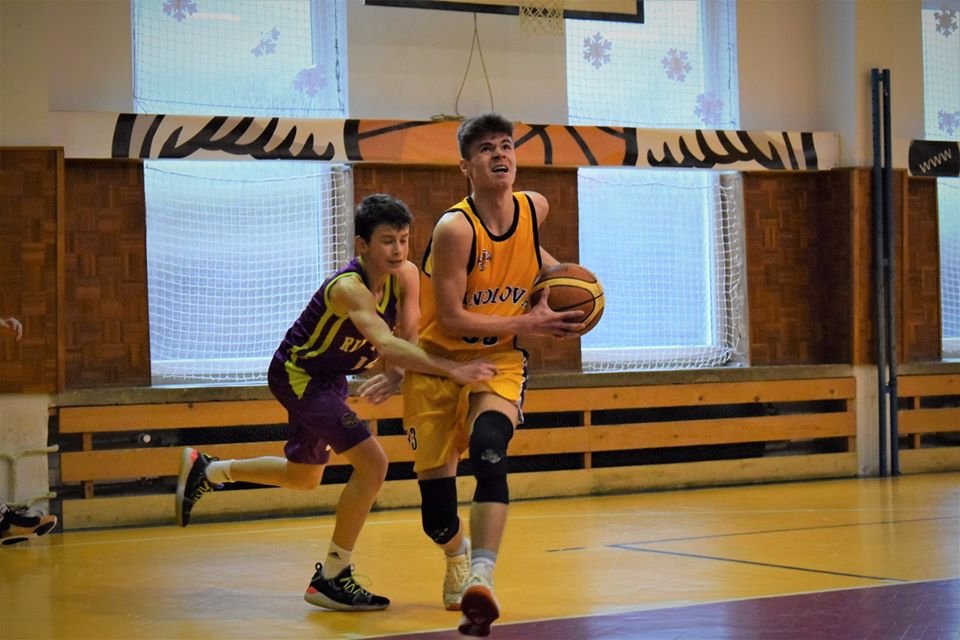 Handlová v skupine o 9.-18.miesto prvej ligy starších žiakov s ďalšími dvoma víťazstvami