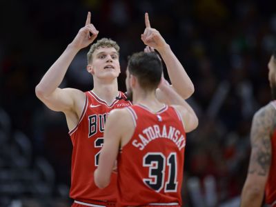 Slávne Chicago patrí medzi profiligovú spodinu. Spasí ho prvý Soviet v NCAA?