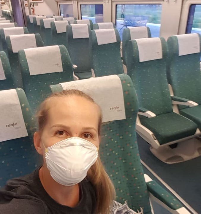 Cestovala 2 dni v autobuse s nakazenými koronavírusom, rúško ju ochránilo