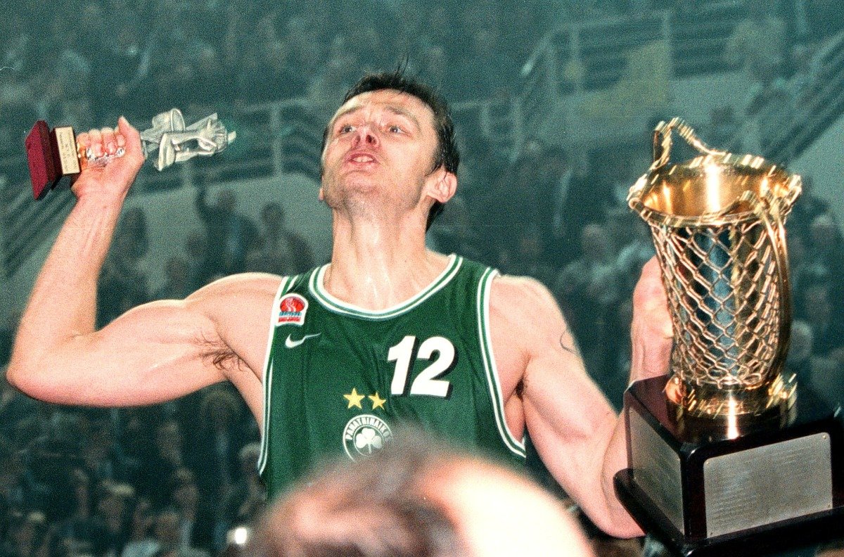 Skvelé načasovanie a dlhé ruky. Pred dvoma dekádami kraľoval pod košom Željko Rebrača