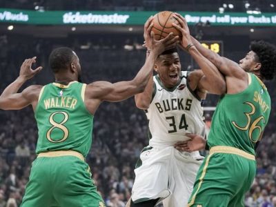 VIDEO: Bucks naťahujú ďalšiu víťaznú sériu aj vďaka výbornému Antetokounmpovi