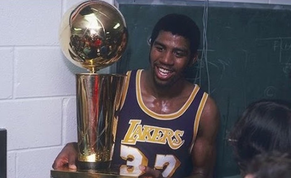 Prichádzal ako rozohrávač, rozhodol ako pivot, pred 40 rokmi uvidela NBA „Magic“
