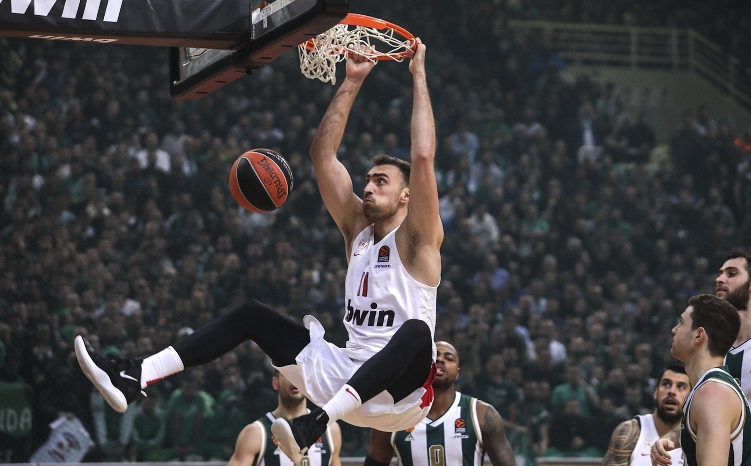 Na palubovke dokáže všetko. CSKA získalo najlepšieho pivota v Európe