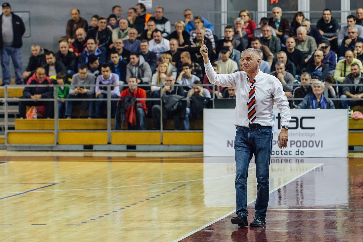 Mladí Česi a Slováci sú snaživí, ale chýba im šikovnosť Srbov, vraví bývalý kouč Teodosiča