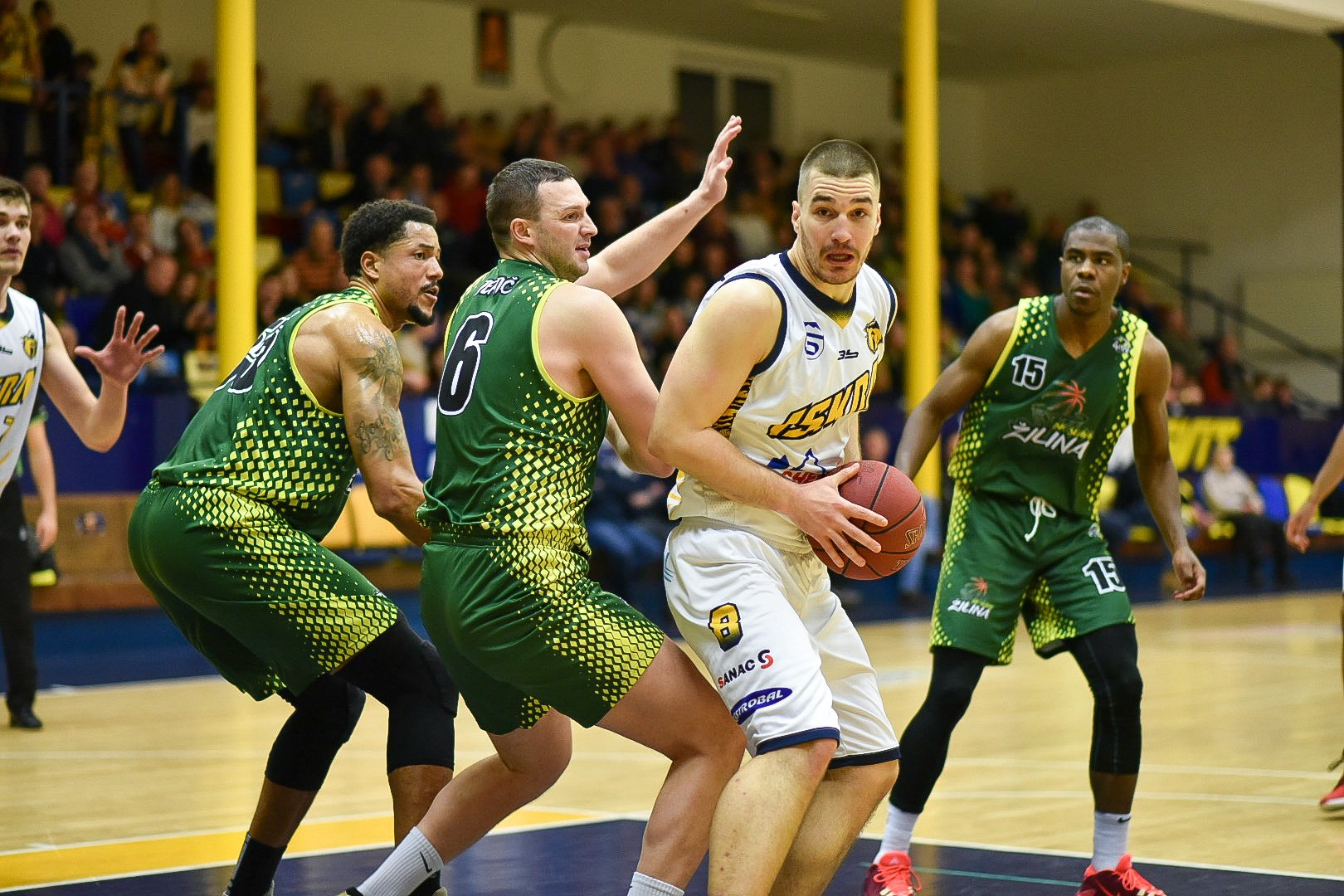Svit sa derie do top štvorky. Play-off chceme začať doma, vraví kapitán Avramovič