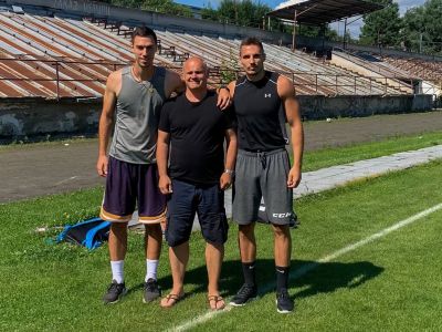 Hokejista Rapáč spovedá basketbalistu Lošonského
