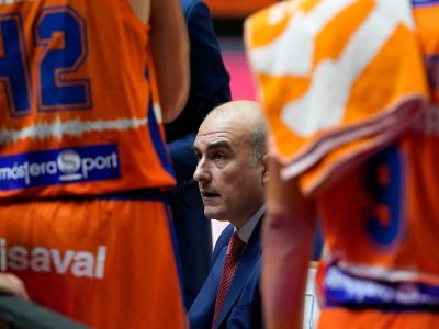 Valencia zlanárila hviezdy, ešte predtým dala progresívnemu trénerovi kontrakt