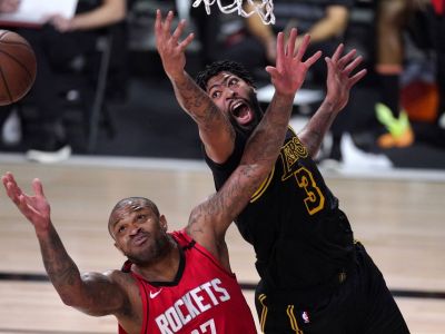 VIDEO: Lakers delí od postupu jedna výhra, potiahol ich dominantný Davis