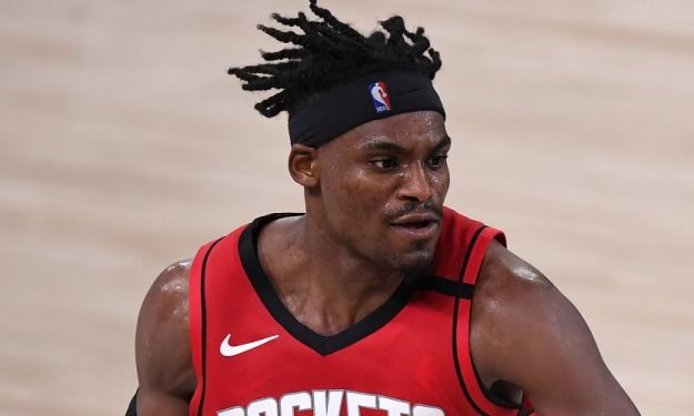 NBA vyšetruje Housa. Zlákal na izbu koronatesterku