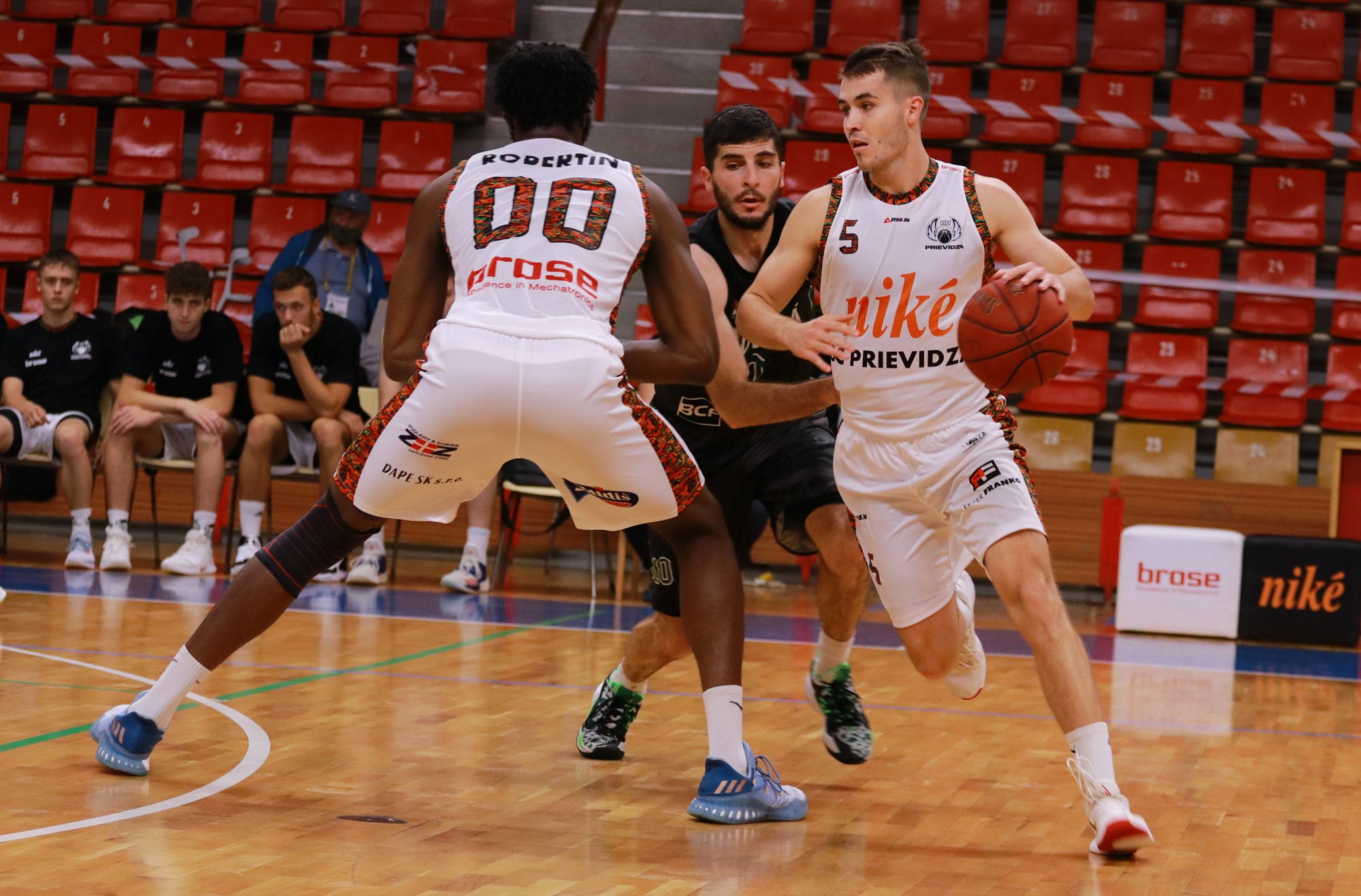 Majerčák s Bjeletičom mentálne zdvihli Prievidzu, ich nezastaviteľný pick and roll rozhodol derby