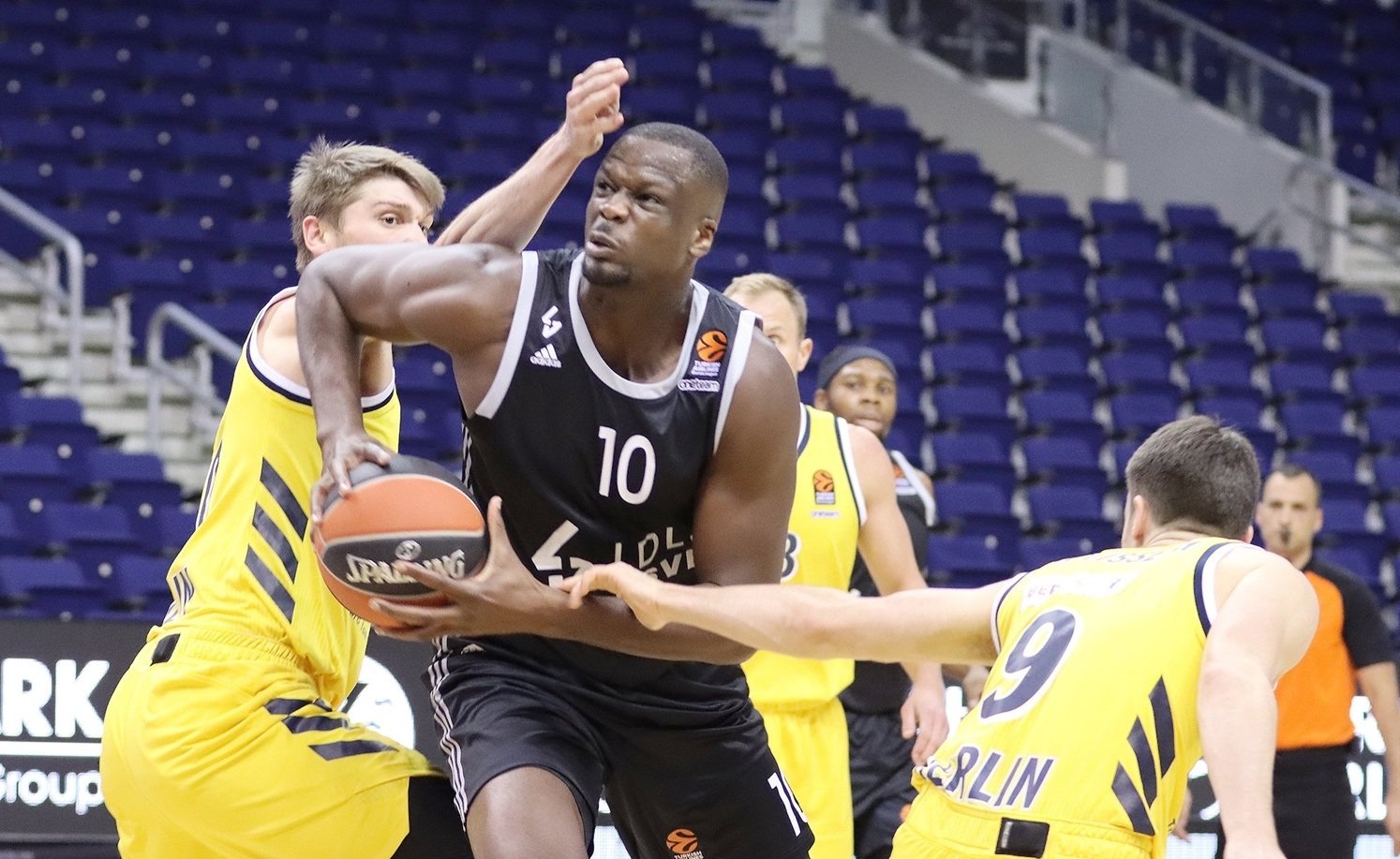 Smallball ešte úplne nevyhral. Najlepší výkon sezóny predviedol francúzsky obor