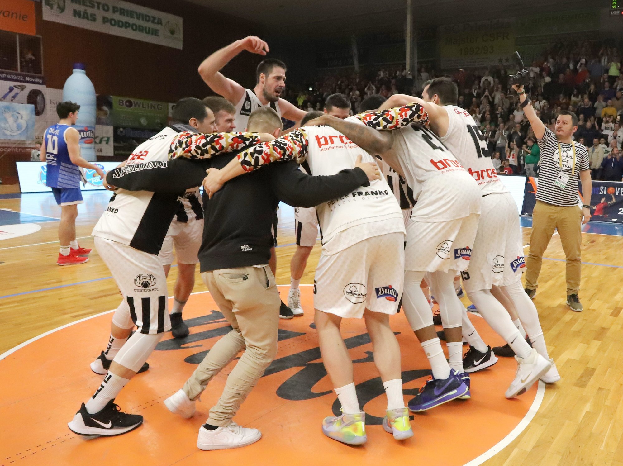 Poznatky z pohára: Obrana a doskok Prievidze, rešpekt doráňanému Lučencu, pád favoritov
