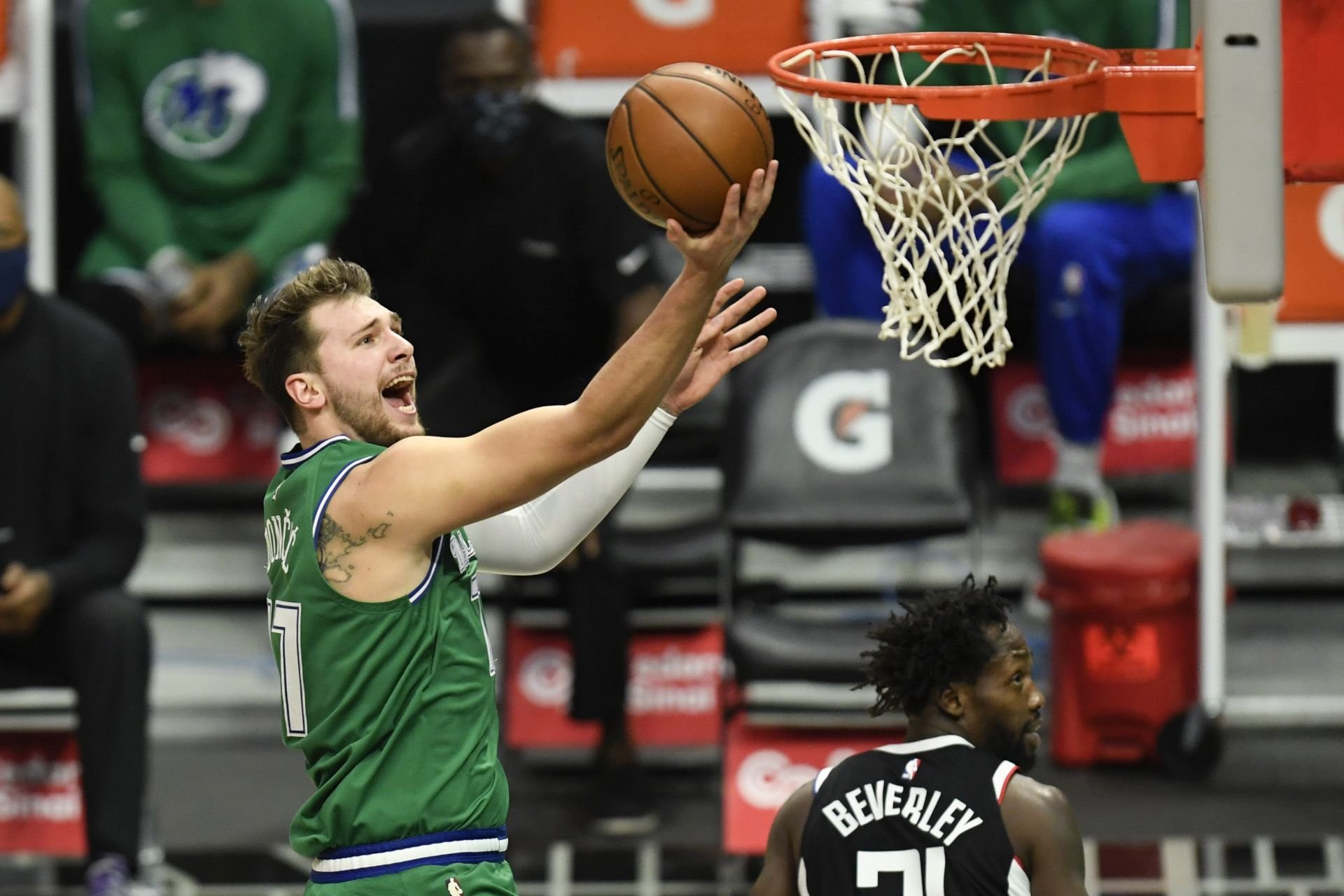 VIDEO: Dončič režíroval demontáž Clippers, ktorí už v polčase prehrávali o 50 bodov!