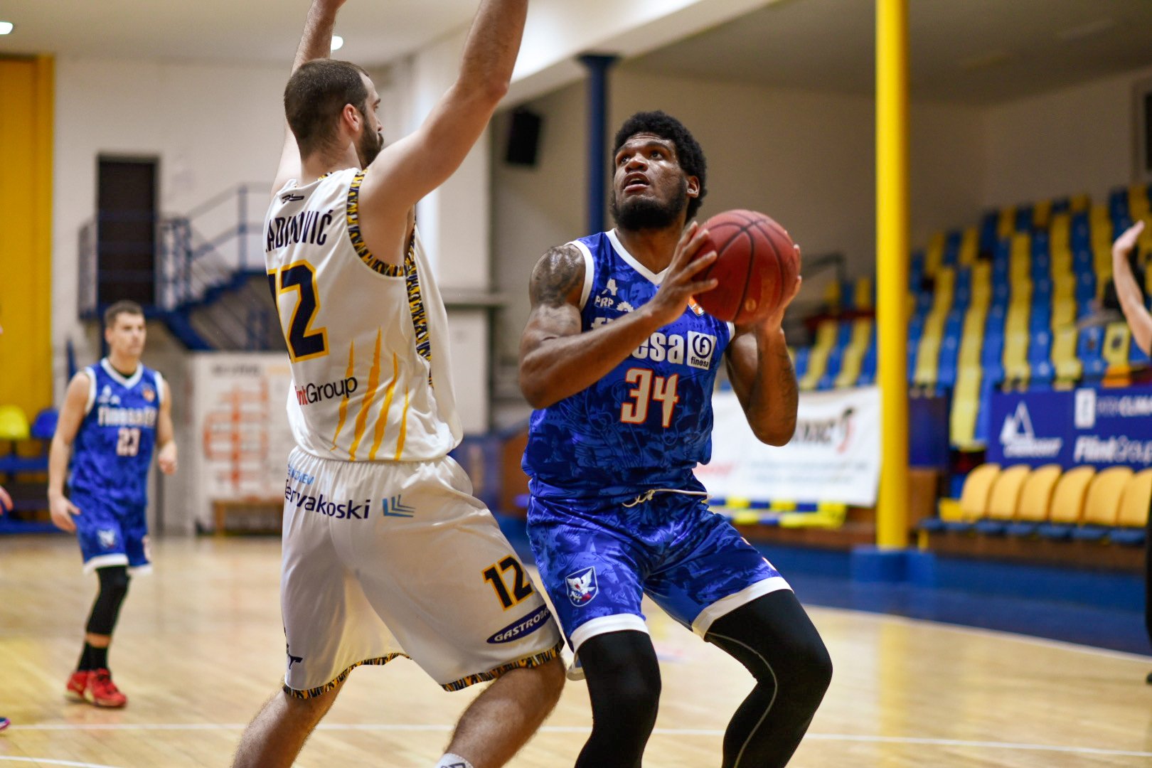 Lučenec prišiel o podkošovú oporu, Silvestra strávila v nemocnici