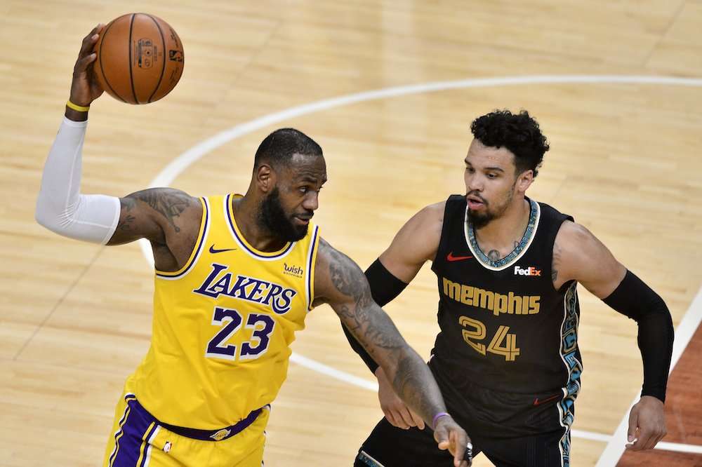 VIDEO: Brooklyn dominantne aj bez Duranta, Lakers tesne pretlačili Memphis
