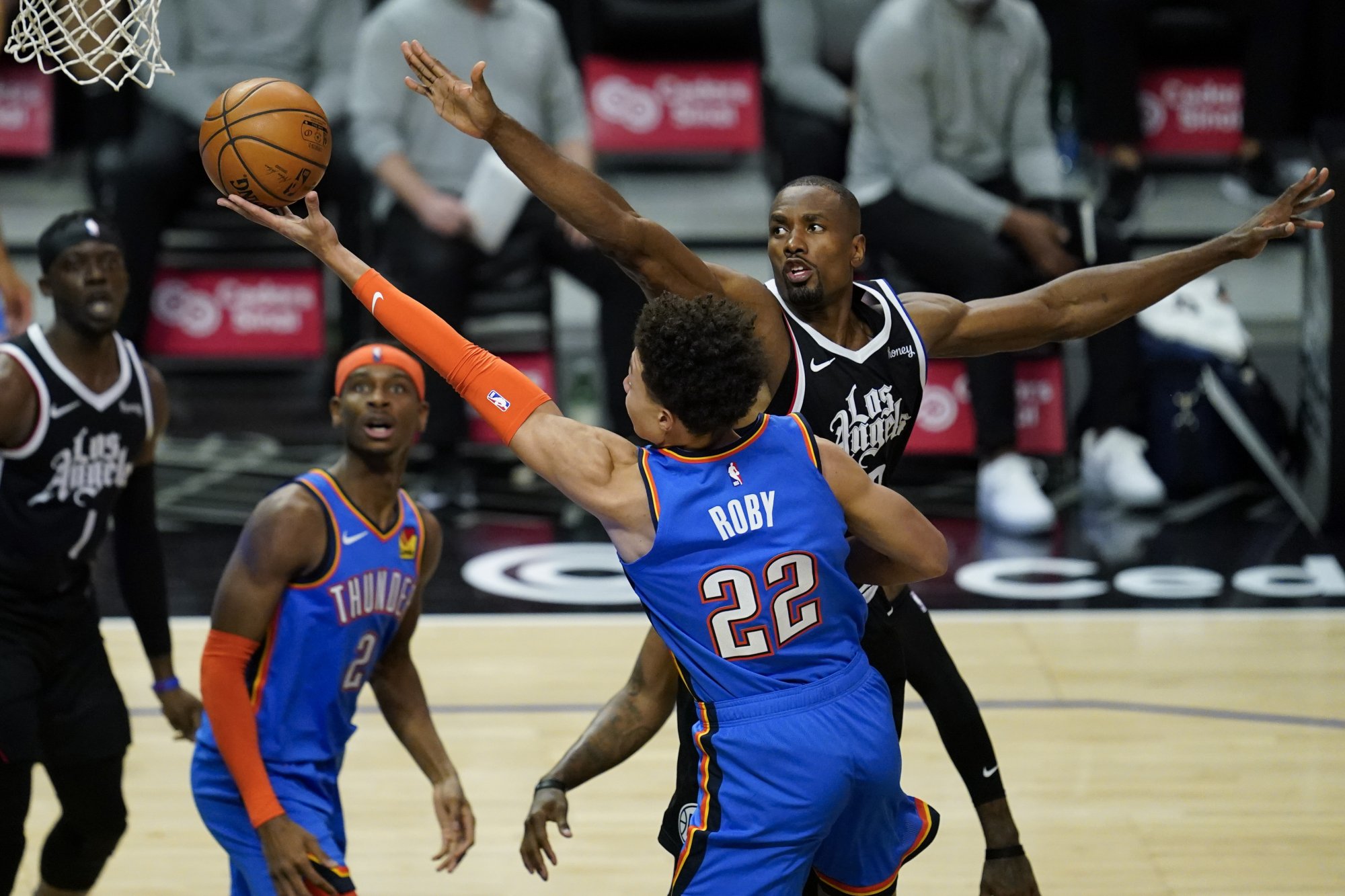 VIDEO: Clippers dobehli na čele NBA rivalov z Lakers