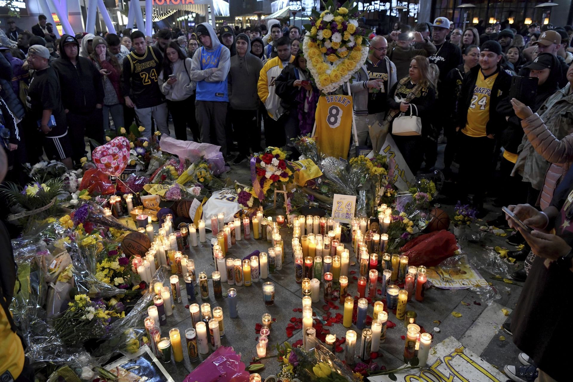 Vyšetrovatelia potvrdili príčinu pádu vrtuľníka s Kobem Bryantom