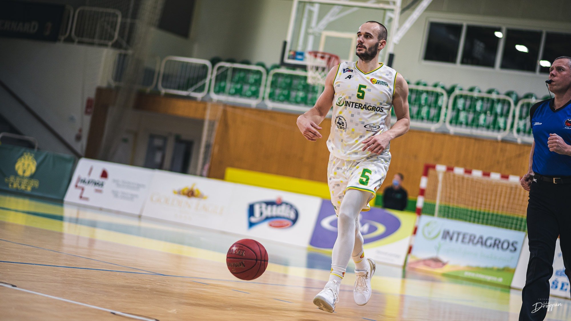 Krajčovič bol blízko k triple-double, ešte viac však zaujal tým, ako skvele čítal hru