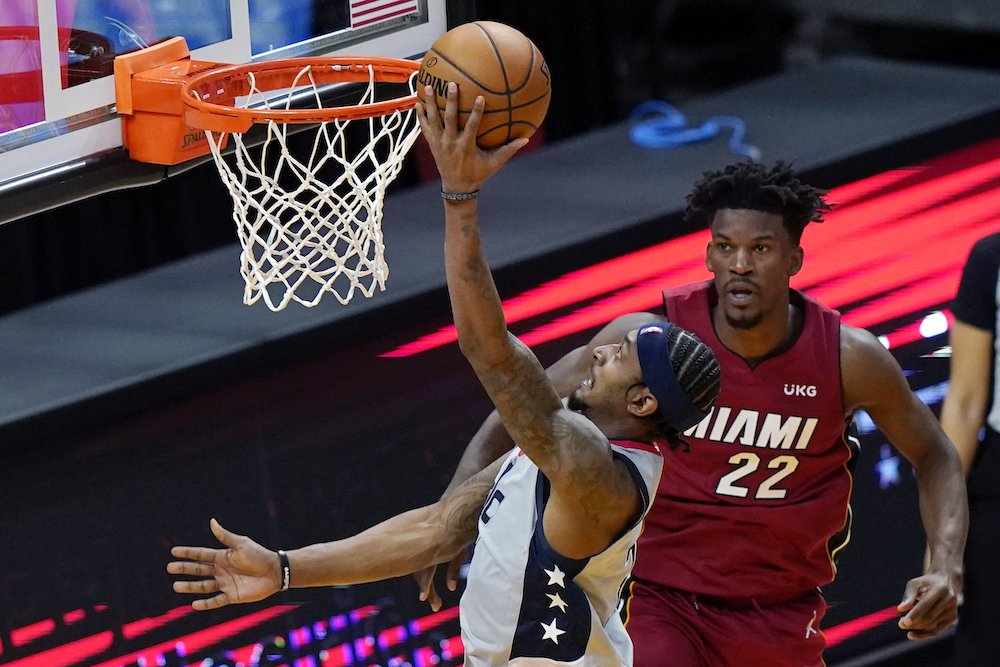 VIDEO: Dončičov Dallas konečne vyhral, finalisti z Miami sa prepadajú