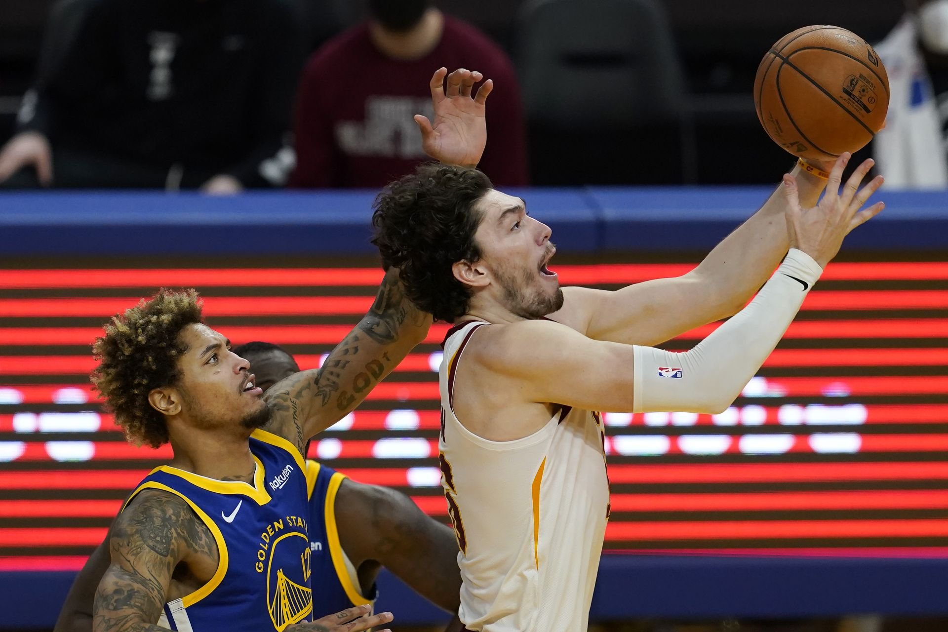 VIDEO: Utah zdolal aj Sixers, hosťom nestačilo ani 42 bodov Simmonsa