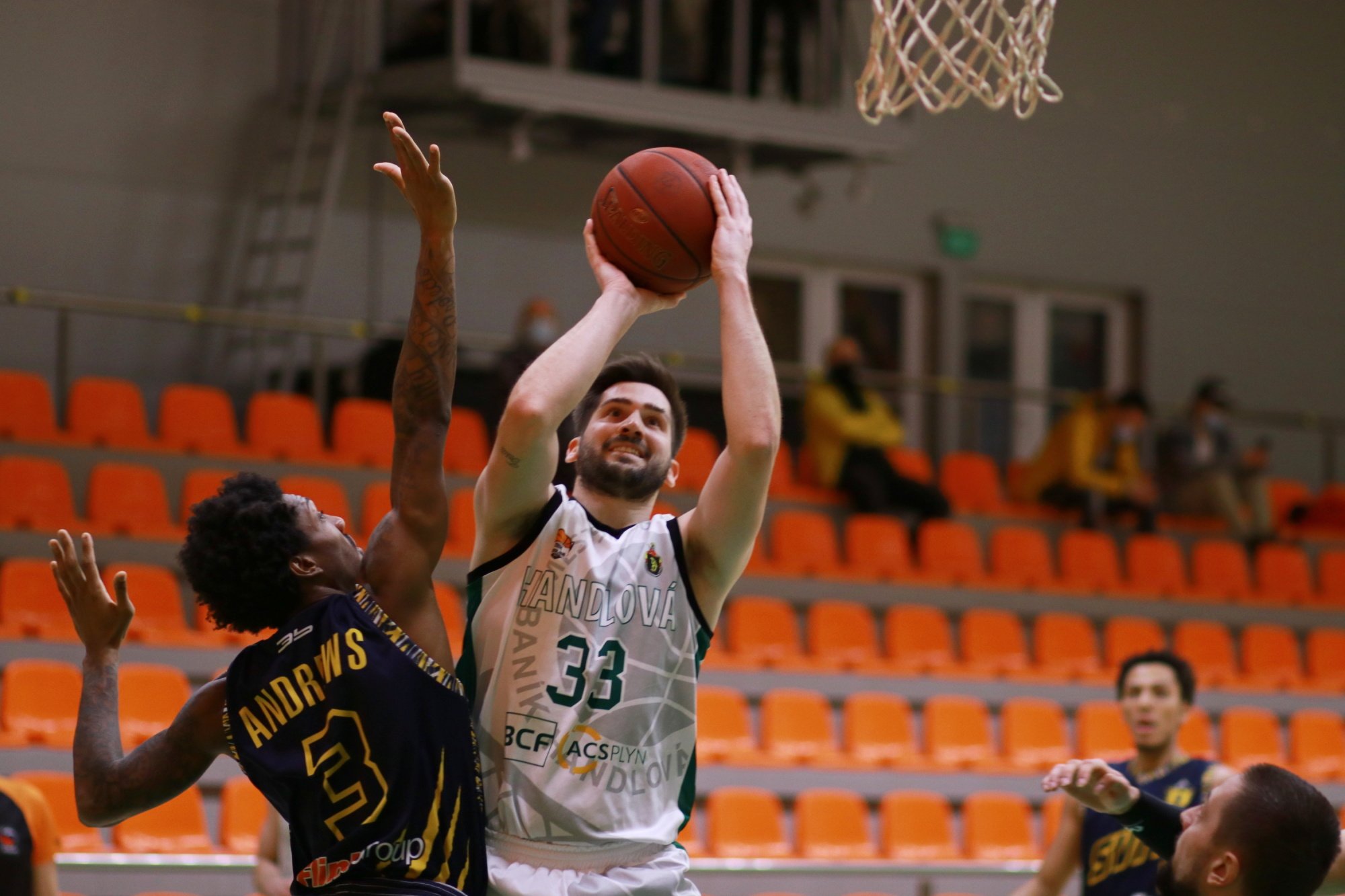 Rakočevič udržal ojedinelou obrátkou v závere Handlovú v hre o play-off