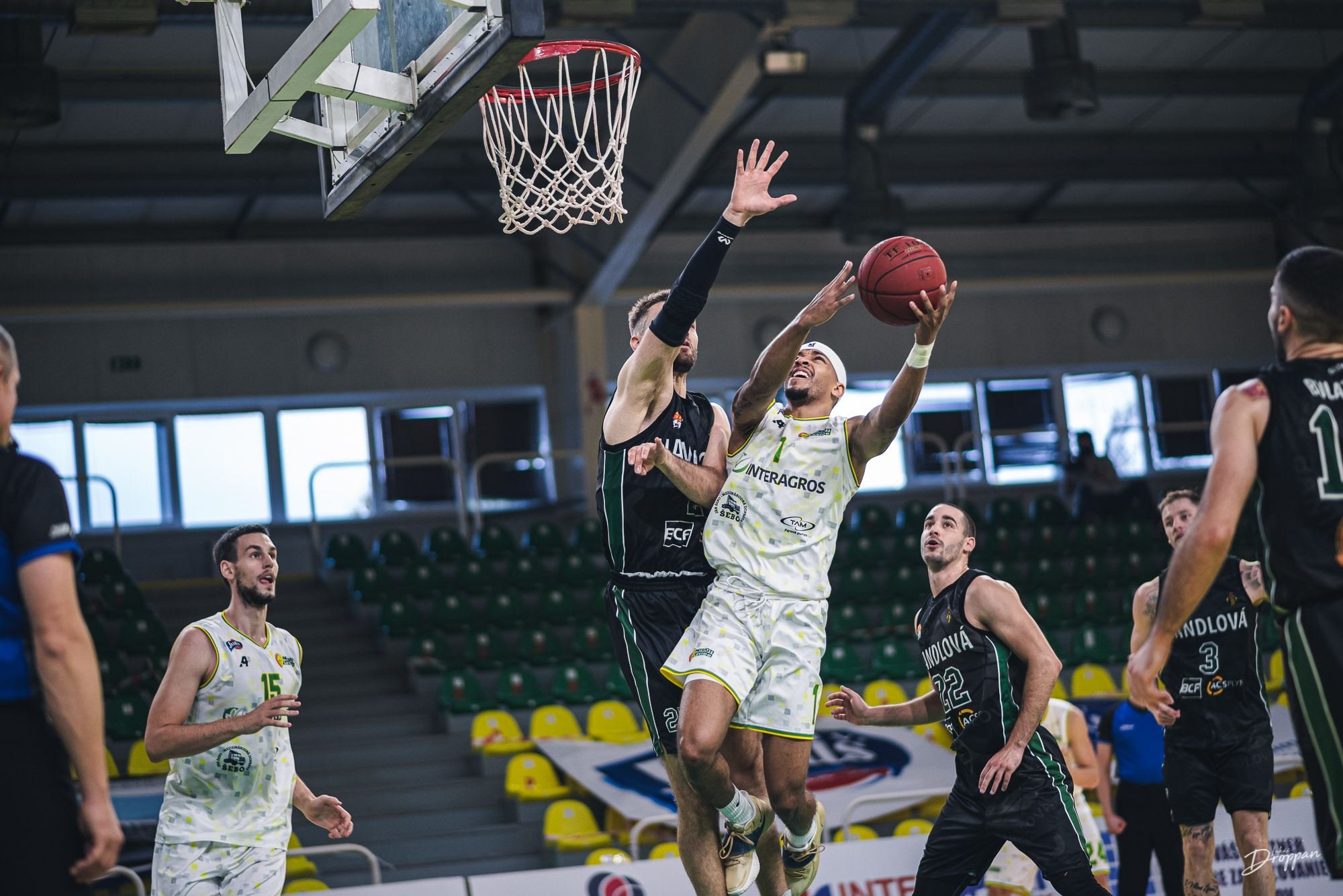 VIDEO: Spišská sa trápila s Prievidzou, Lučenec postúpil na Final Four, uspeli aj Levice
