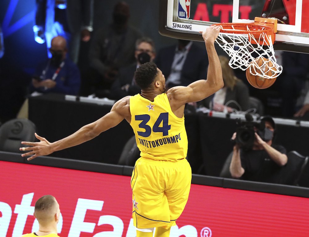 VIDEO: Zápas hviezd NBA ovládol Antetokounmpo dokonalým výkonom