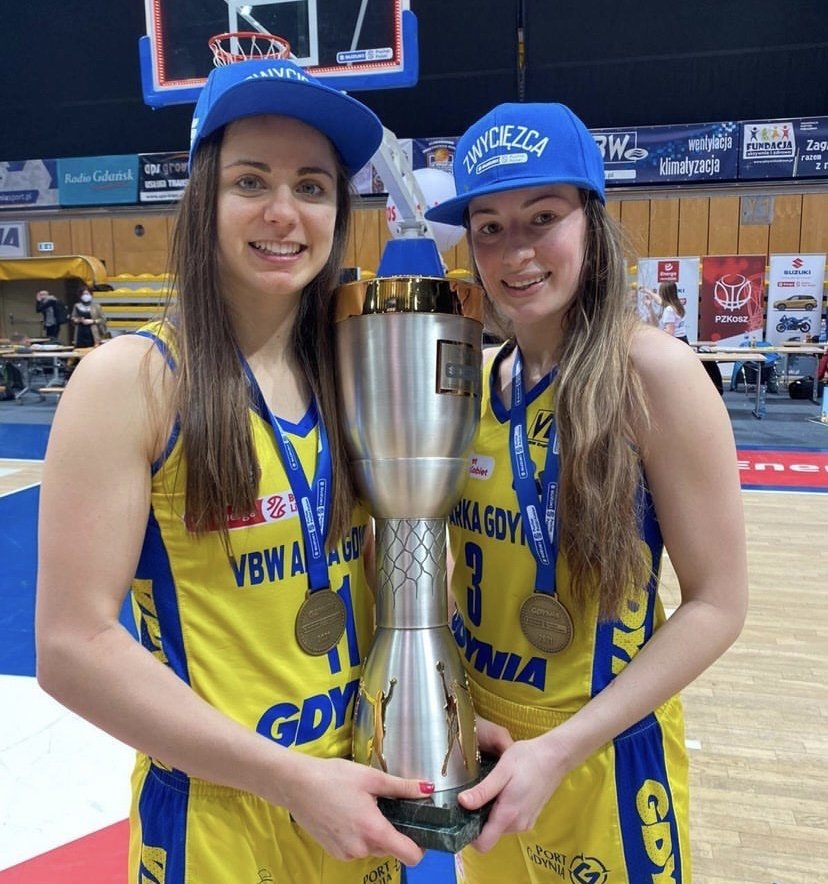 Najlepšie slovenské basketbalistky oslavujú v Poľsku ďalšie prvenstvo