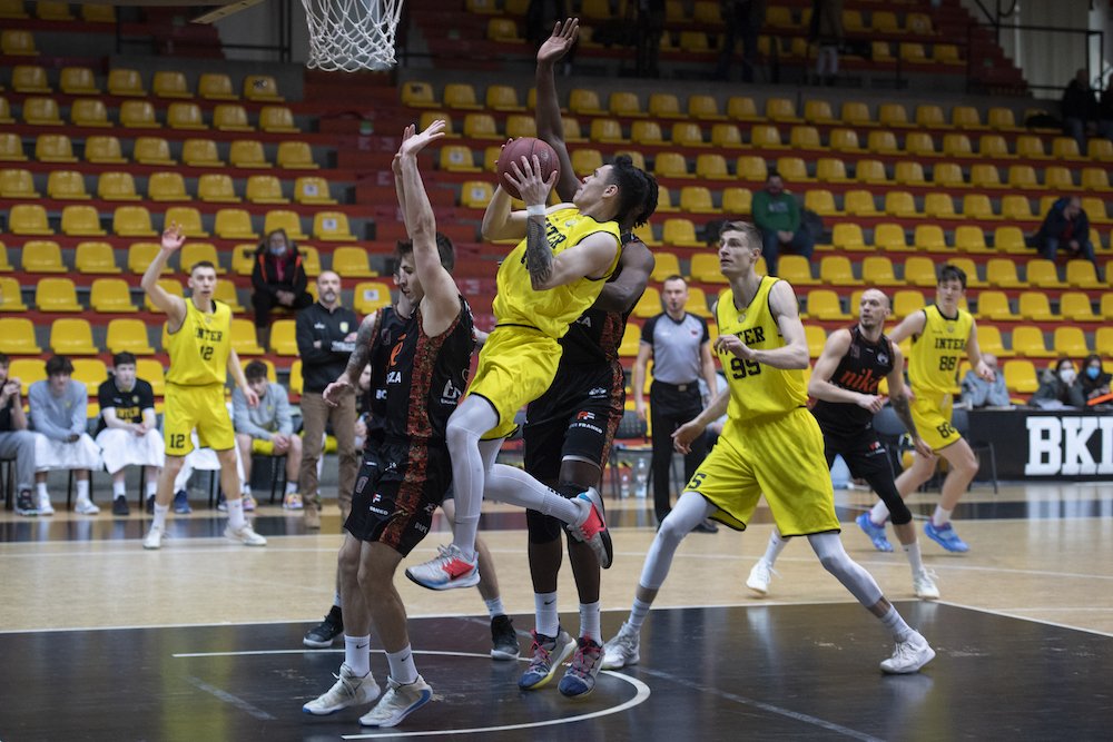 Inter sa vracia do hry, v Prievidzi nastúpi takmer v plnej sile